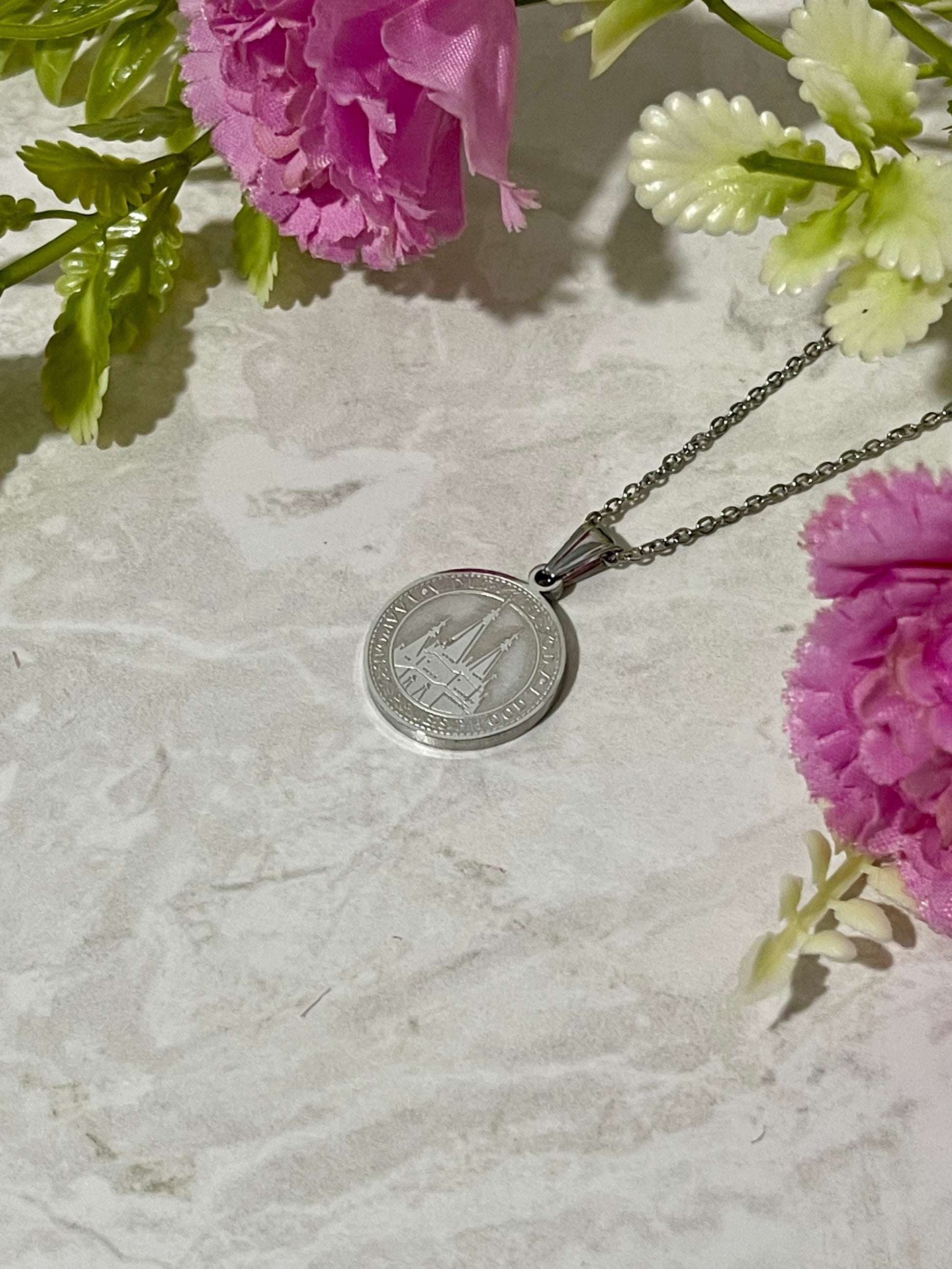 Collar Mi deber a Dios Plateado