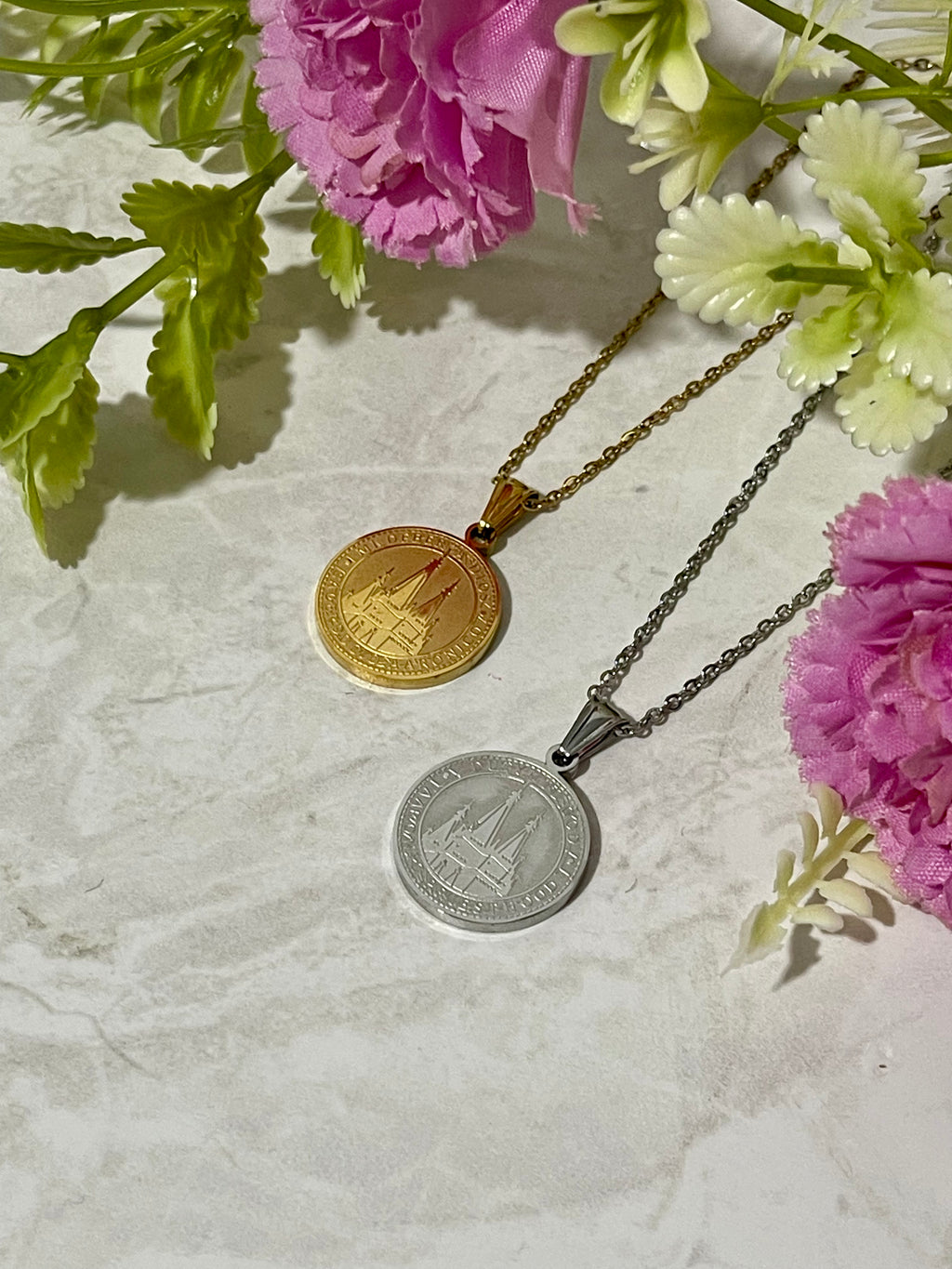 Collar Mi deber a Dios Dorado