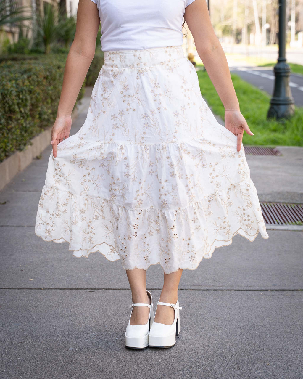 Falda Bra4 Bordada Blanca