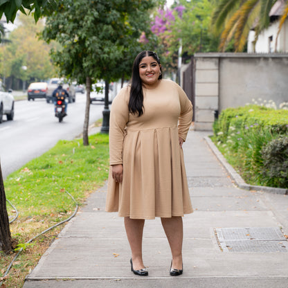 Vestido Tablas Beige Brillos